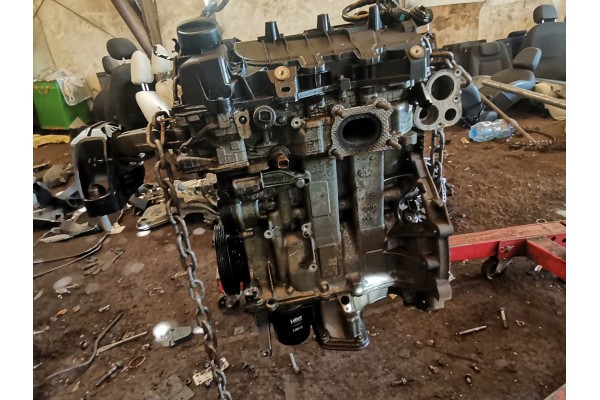 Peugeot 2008 engine 1 2 post block head damaged PureTech Car type passenger cars