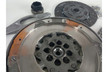 Clutch set LuK 600029400 for BMW 3 5 X3 2 Catalog number of the part 600 0294 00