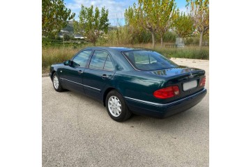 MERCEDES-BENZ CLASE E (BM 210) BERLINA 230 (210.037)