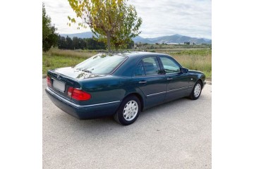 MERCEDES-BENZ CLASE E (BM 210) BERLINA 230 (210.037)