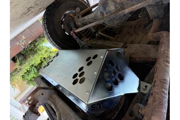 Grand Vitara I Xl7 Tank Cover 3D 5D expedition durable 3mm steel Catalog number of the part Osona Zbiornika GV1