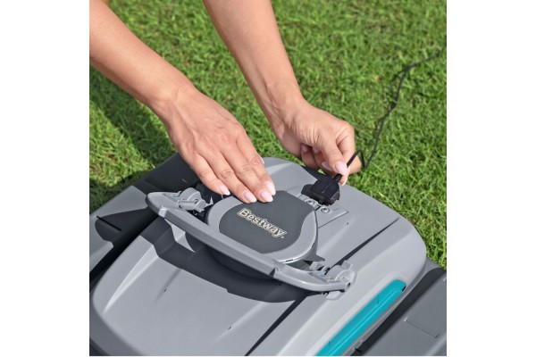 Robot Vacuum Cleaner Swimming Pool Vacuum Cleaner 2in1 AquaTronix Pro G300 Bestway 58942 Catalog number of the original AUDI 4B0