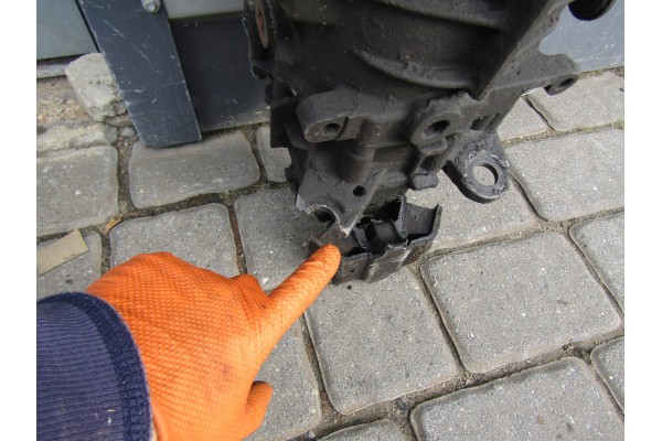 2 MERCEDES W124 2 5D 3 0D 91R MANUAL TRANSMISSION 5 SHORT ROLLERS Version European