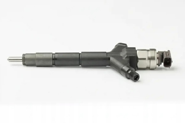INJECTOR DCRI301050 DENSO NISSAN NAVARA NP300