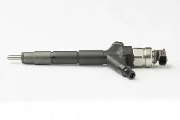 INJECTOR DCRI301050 DENSO NISSAN NAVARA NP300