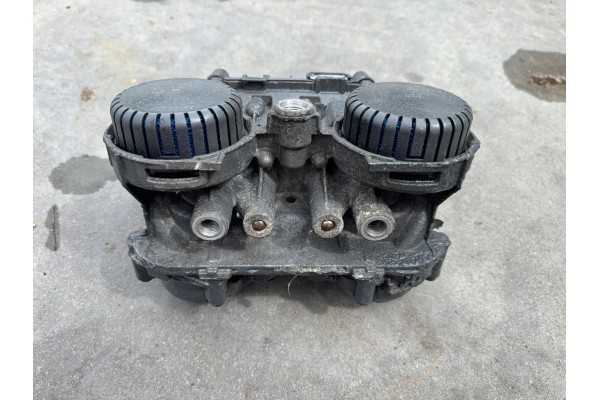 Valve Modulator EBS Mercedes Actros MP 4 Arocs Antos Atego A0004297624 Part manufacturer Mercedes Benz OE