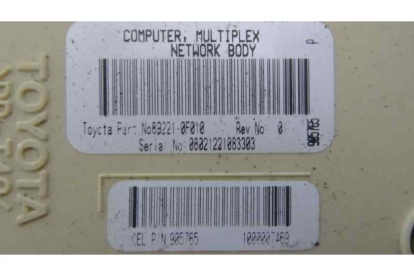 89221-0F010 CAJA RELES / FUSIBLES TOYOTA COROLLA VERSO (R1)
