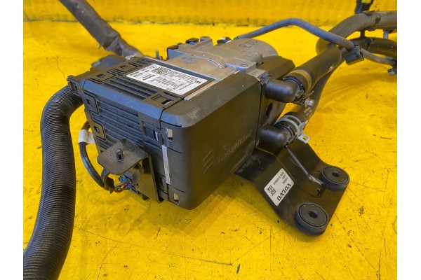Volvo XC40 II SET WEBASTO 32226702 17 Product weight with unit packaging 10 kg