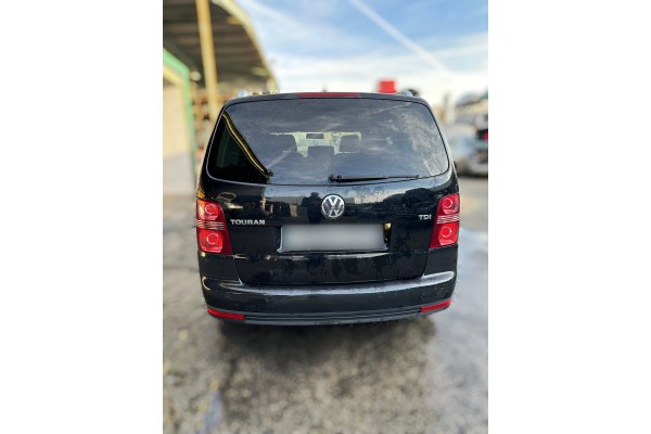 VOLKSWAGEN TOURAN (1T2) Advance