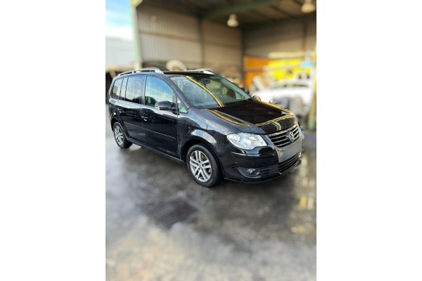 VOLKSWAGEN TOURAN (1T2) Advance