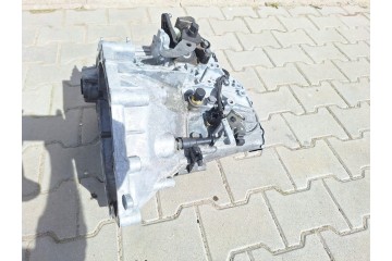 PSA Vivaro Jumpy Expert Proace 2024r MANUAL GEARBOX 2 0 BLUE HDI Car type 4x4 SUV passenger cars