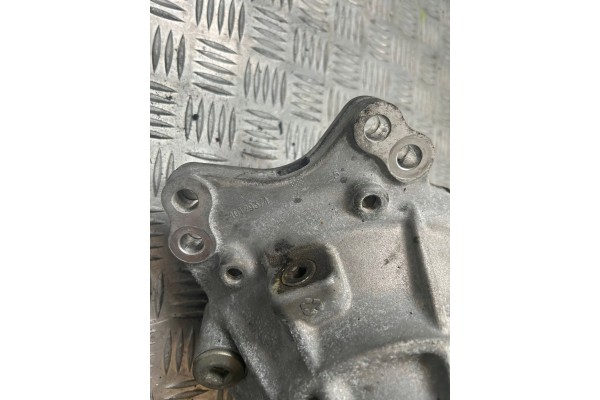 REDUCER ANGULAR TRANSMISSION RANGE ROVER VELAR L560 2 0 J8A2 3017 AB Part manufacturer Land Rover OE