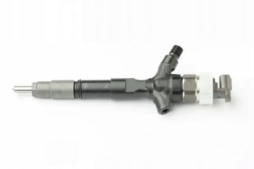 INJECTOR DCRI107730 DENSO TOYOTA LAND CRUISER