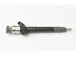 INJECTOR DCRI107610 DENSO TOYOTA AVENSIS