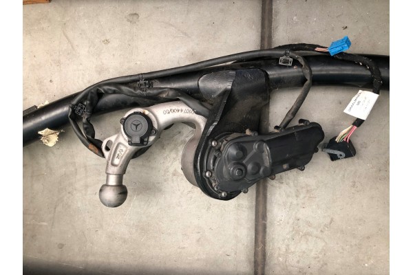 A2053101200 Towbar Mercedes A205 Catalog number of the part A20531012000 A205 310 12000