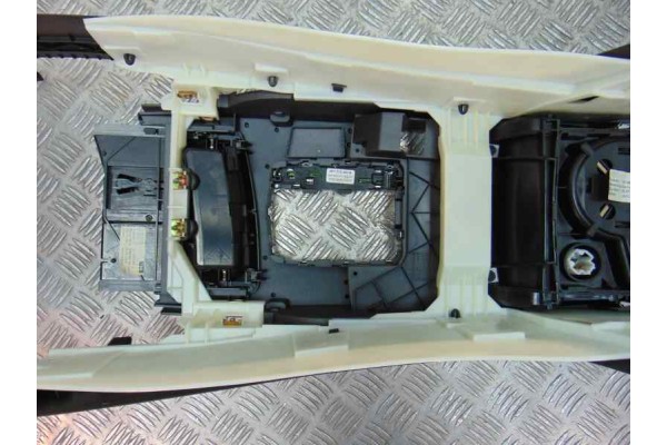  APOYABRAZOS CENTRAL AUDI A6 AVANT (4F5) 2.7 TDI 2005 178665 AUDI - 2