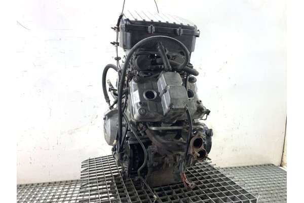 ENGINE 0 8 68KM RC36E 86 97 VFR Engine type petrol