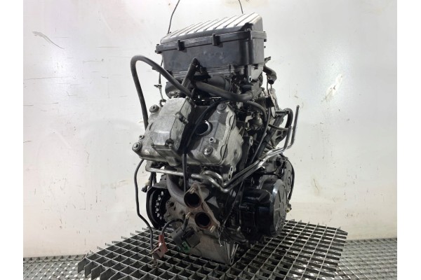 ENGINE 0 8 68KM RC36E 86 97 VFR Product weight with unit packaging 100 kg