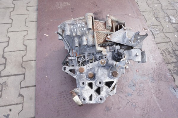 GEARBOX 20GP05 PEUGEOT BOXER II JUMPER DUCATO 2 2 HDI Catalog number of the part SKRZYNIA BIEGOW 20GP05 PEUGEOT BOXER II JUMPER 