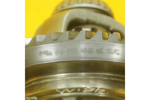 DIFFERENTIAL BRIDGE INSERT A9063501000 MERCEDES SPRINTER 906 48 11 VW Catalog number of the part 9063532112 4311