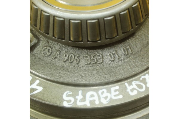 DIFFERENTIAL BRIDGE INSERT A9063501000 MERCEDES SPRINTER 906 48 11 VW Part manufacturer Mercedes Benz OE