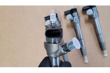 Injector INJECTION OE 05L130277D 0445110833 2 0 TDI Group VAG ORYG NEW Car type passenger cars