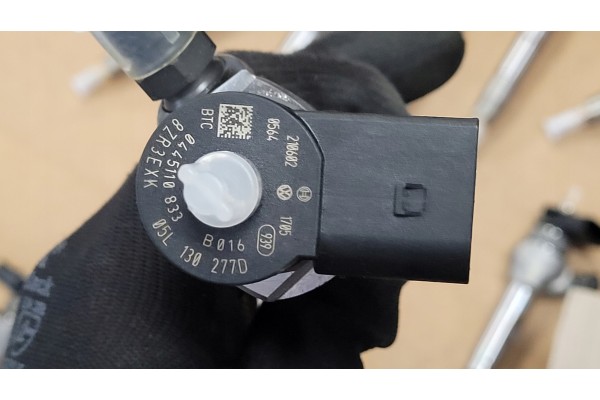 Injector INJECTION OE 05L130277D 0445110833 2 0 TDI Group VAG ORYG NEW Engine type diesel