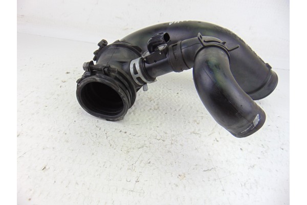 SH0113231  TUBO MAZDA 3 BERLINA / SEDÁN (BM/BN) Luxury 2014 SH0113231 201140 MAZDA - 3