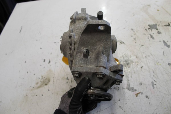 FRONT BRIDGE REDUCER A2053310900 MERCEDES C W205