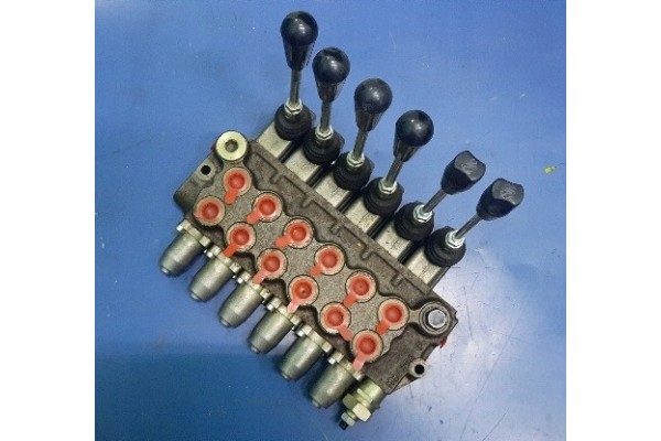 6 SECTION HYDRAULIC SPLITTER