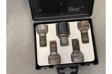 WHEEL PROTECTION SCREWS MERCEDES B66470155 Packaging status original
