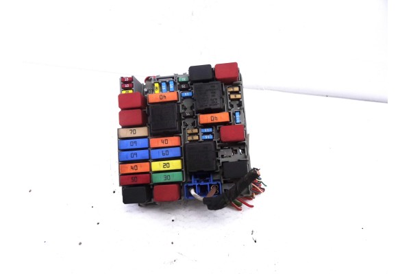 51867698 CAJA RELES / FUSIBLES ALFA ROMEO GIULIETTA (191) Distinctive 2013 51867698 210291 ALFA ROMEO - 1