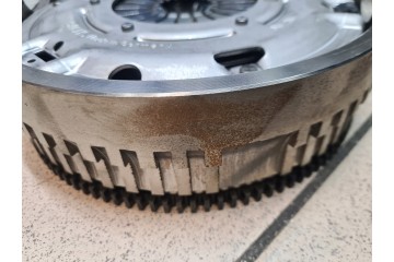SACHS 3089 000 010 CLUTCH SMART CITY FORTWO 0 8 CDI 99 07 Catalog number of substitutes KAWE DMF380M TRUCKTEC AUTOMOTIVE 02 23 1