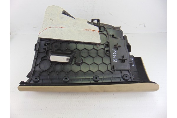  GUANTERA BMW SERIE 3 TOURING (F31) 318d 2014 198215 BMW - 5