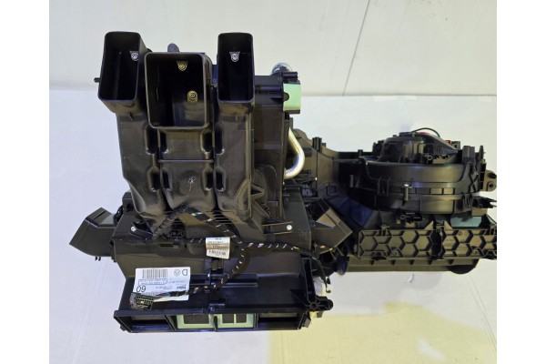 VW GOLF TIGUAN HEATER 5WC816002M ENGLISH Product weight with unit packaging 10 kg