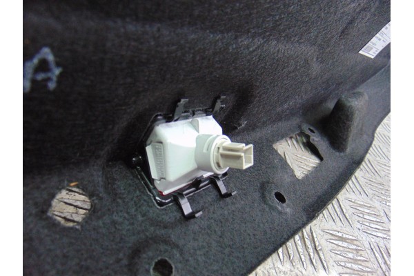 A1176900241 GUARNECIDO PORTON TRASERO MERCEDES-BENZ CLASE CLA (BM 117)