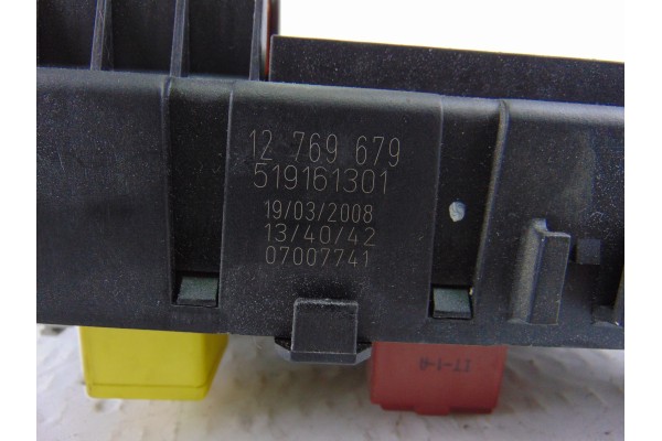 12769679  CAJA RELES / FUSIBLES SAAB 9-3 FAMILIAR Vector 2008 12769679 196998 SAAB - 1