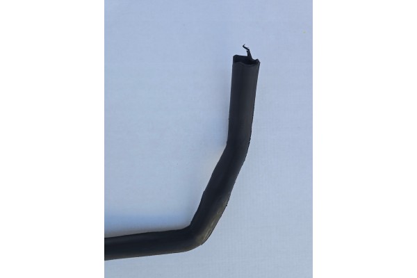 VW T7 RIGHT SLIDING DOOR SEAL WITH REVERSING SENSOR 7T0843786H Part manufacturer VAG