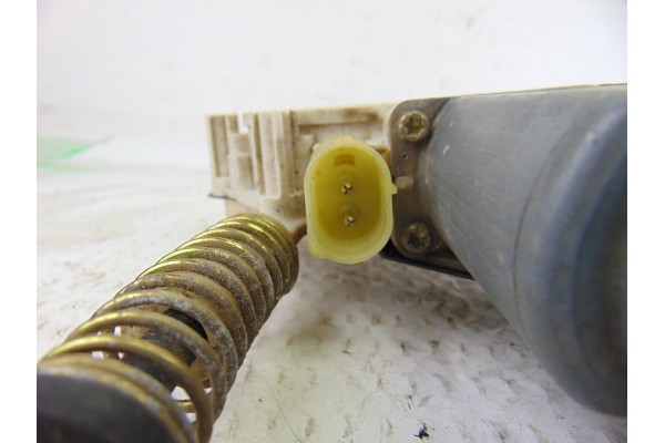 2 PIN ELEVALUNAS TRASERO DERECHO BMW SERIE 5 BERLINA (E39) 525i 2001 2 PIN 200758 BMW - 3