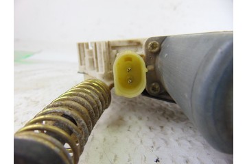 2 PIN ELEVALUNAS TRASERO DERECHO BMW SERIE 5 BERLINA (E39) 525i 2001 2 PIN 200758 BMW - 3