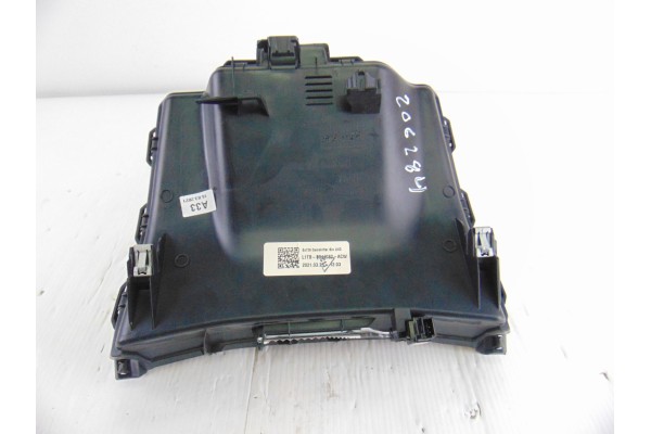 L1TBS044C82ACW GUANTERA FORD PUMA