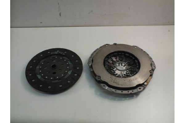 RENAULT MASTER III CLUTCH SET Quality of parts according to GVO O original with manufacturer s logo OE
