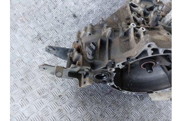KIA CEED AND GEARBOX 1 6 T9W5 T9W5F 2009R Catalog number of the part T9W5F
