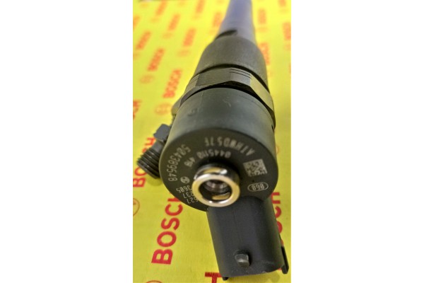 INJECTOR E 0445110418 CRI216M2 0445110520 1609097280 504389548 BOSCH OE
