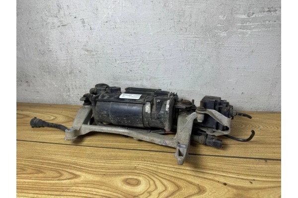 Suspension compressor AUDI Q7 4L 15150000393 3 0L diesel 171kW 2006 Catalog number of the part 15150000393