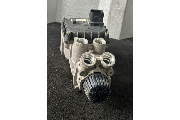 Válvula de Freno Principal Mercedes Actros MP4 A0044313306 WABCO 4800