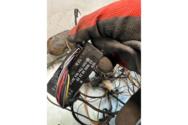 Volkswagen Transporter Caravelle T4 2 5 b Parking heater Webasto Catalog number of substitutes 701963261D