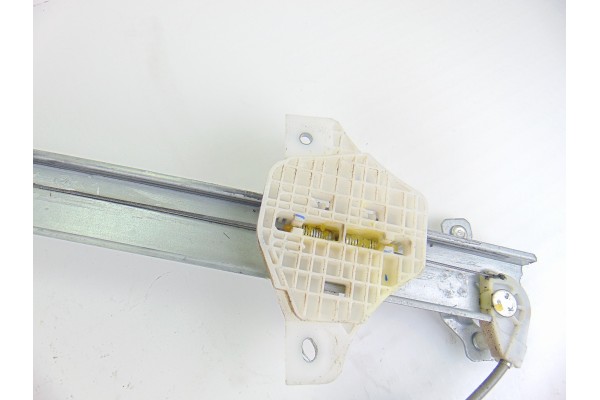 6 PIN ELEVALUNAS DELANTERO IZQUIERDO HYUNDAI I20 (GB) Classic 2015 6 PIN 194225 HYUNDAI - 3