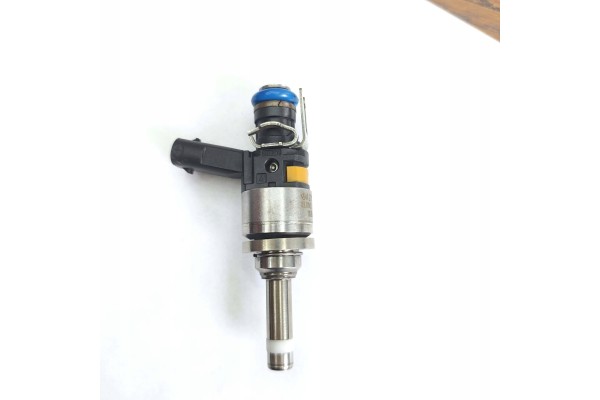 MERCEDES BENZ C W204 Fuel injector valve A2710781123 NEW MERCEDES Catalog number of the part A2710781123