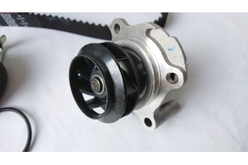 Kit de bomba de agua y correa de distribución Schaeffler INA 530 0067
